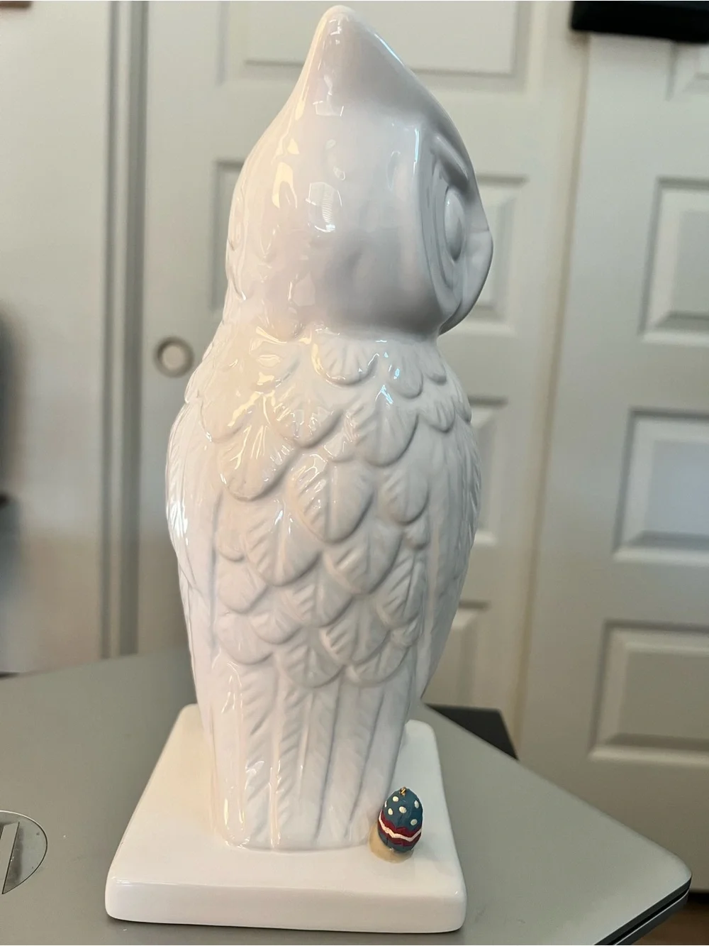 N/A sculpted white
